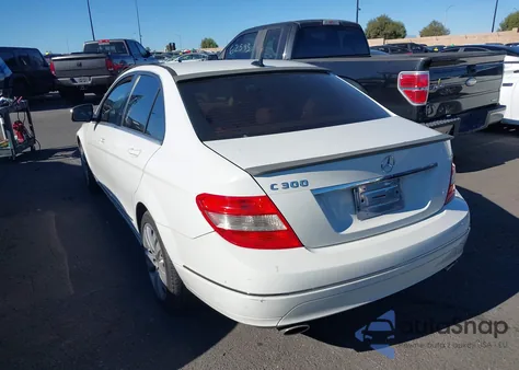 2008 Mercedes-Benz C 300 Luxury/Sport из США, поврежденный, VIN WDDGF54X28R018658